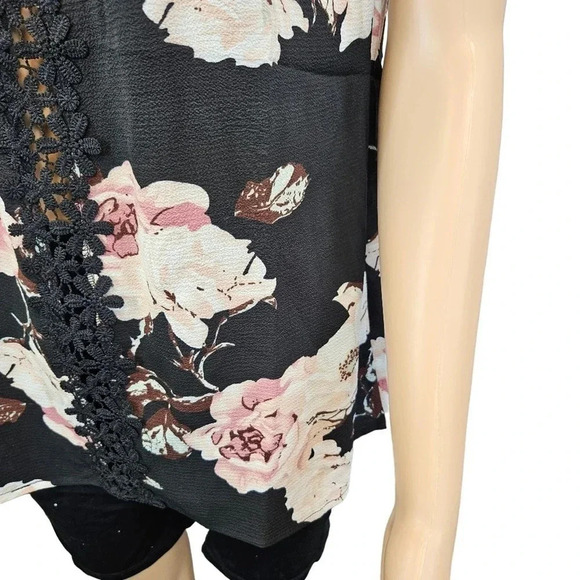 SHEIN Size L Black and Floral Tank Top with Lace Detail Straps and Plunge Neck - Picture 4 of 11